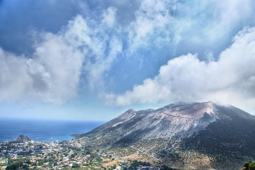 Villa Crimi Vulcano  Exterior foto
